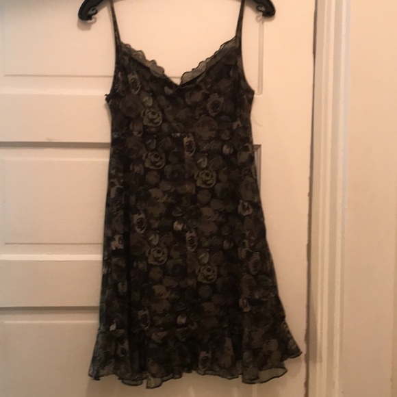 Fully lined, ruffle detail hem & chest. Olive and blk floral print. Soft &pretty - Picture 2 of 2